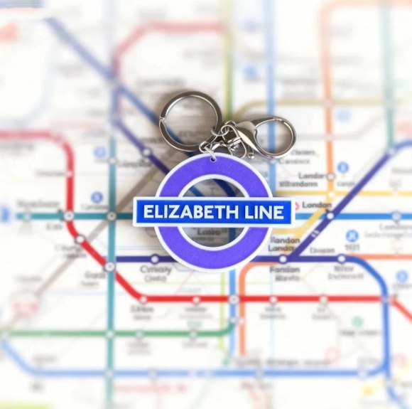 Custom London Underground-Themed Keychain product detail 7 Custom London Underground-Themed Keychain product detail 7