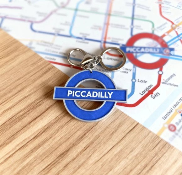 Custom London Underground-Themed Keychain product detail 8 Custom London Underground-Themed Keychain product detail 8
